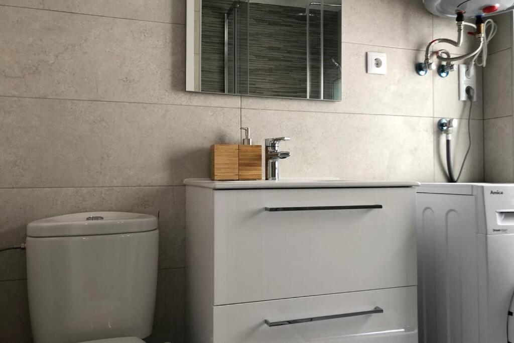 M3 Terrace. Cool Apartment 15 Min Center By Metro Esplugues de Llobregat Buitenkant foto